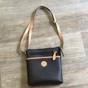 Giani Bernini Black and tan crossbody purse